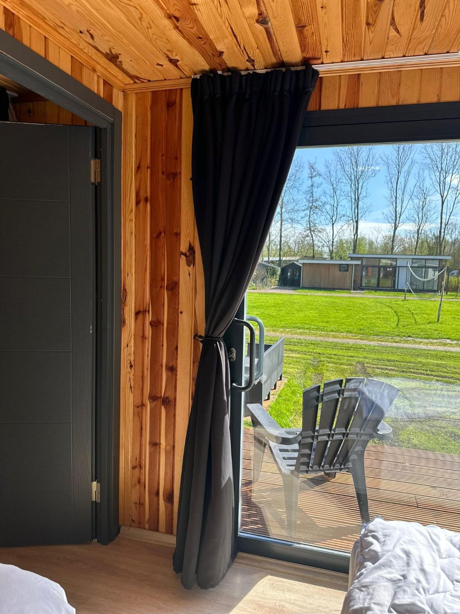 Luxe Tiny House Bij Het Leekstermeer Matsloot Extérieur photo